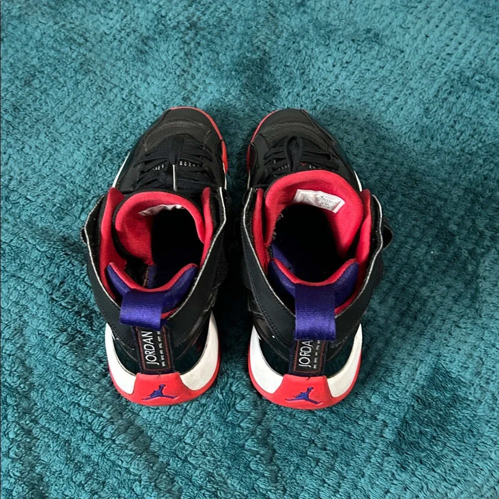 Black and Red Jordan’s jump man two Trey - Picture 5 of 9